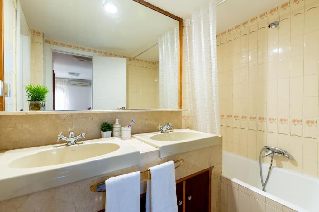 Behouse Sierpes Apartment Sevilla Exterior foto